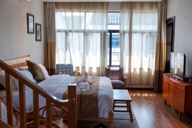 假日(ri)踏青 | 春田花(huā)花(huā)，泡在(zai)香村的(de)自然春色裏